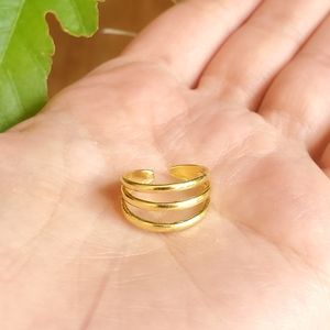 NWOT Gold 3-Layer Toe Ring